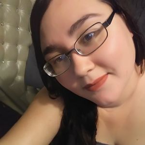 Meet your Posher, Esmeralda